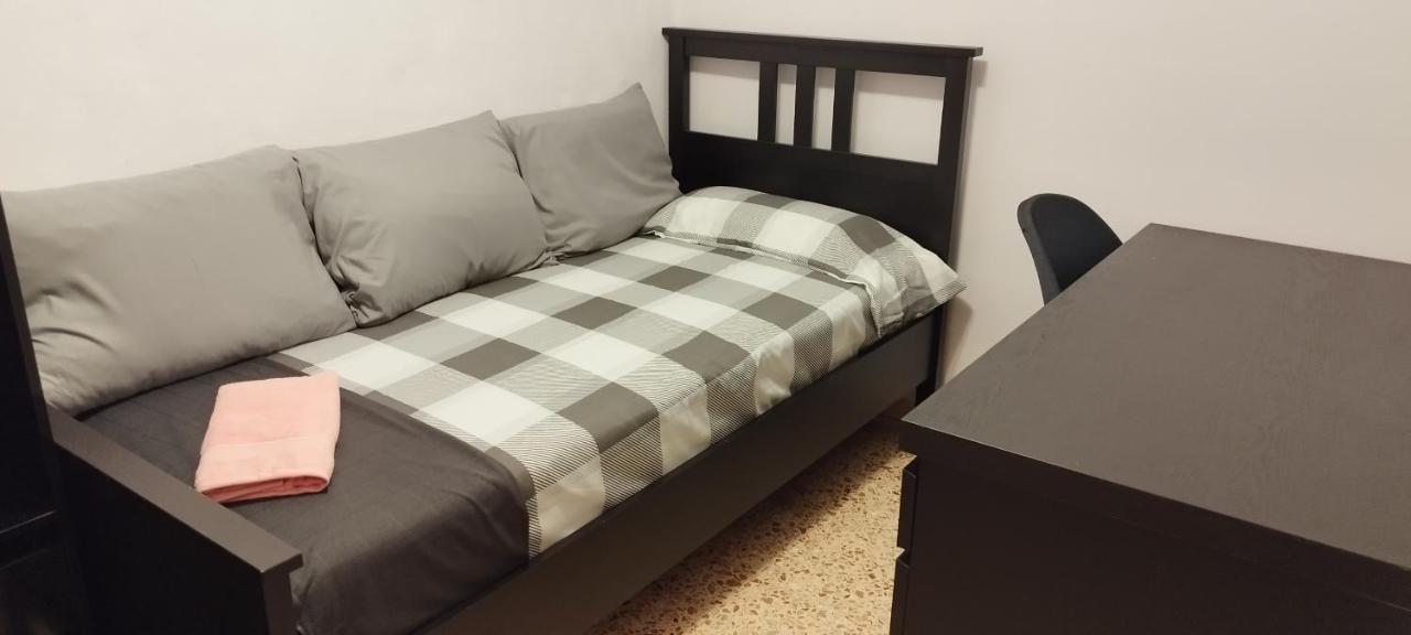 Apartamento Entero Con Terraza En El Centro De 루비 외부 사진